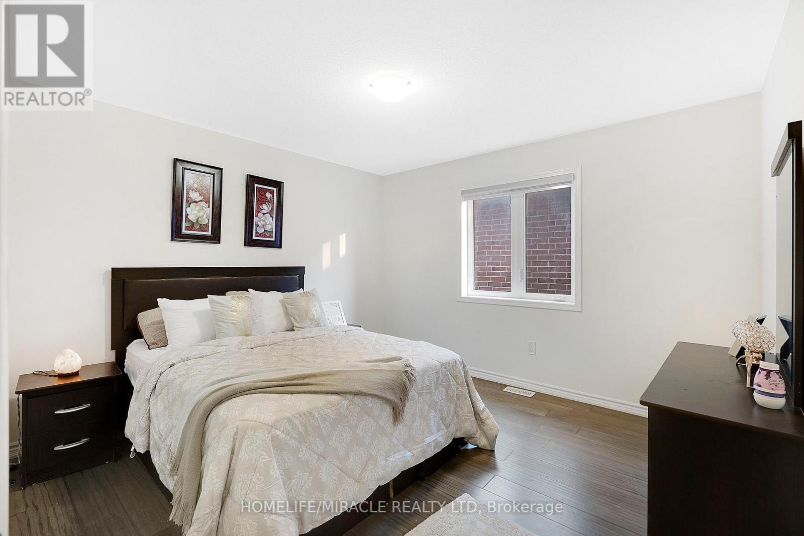 69 Mincing Trail, Brampton, Ontario  L7A 4S9 - Photo 19 - W12334421