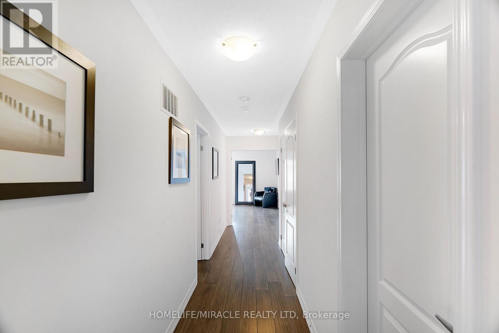 69 Mincing Trail, Brampton, Ontario  L7A 4S9 - Photo 34 - W12334421
