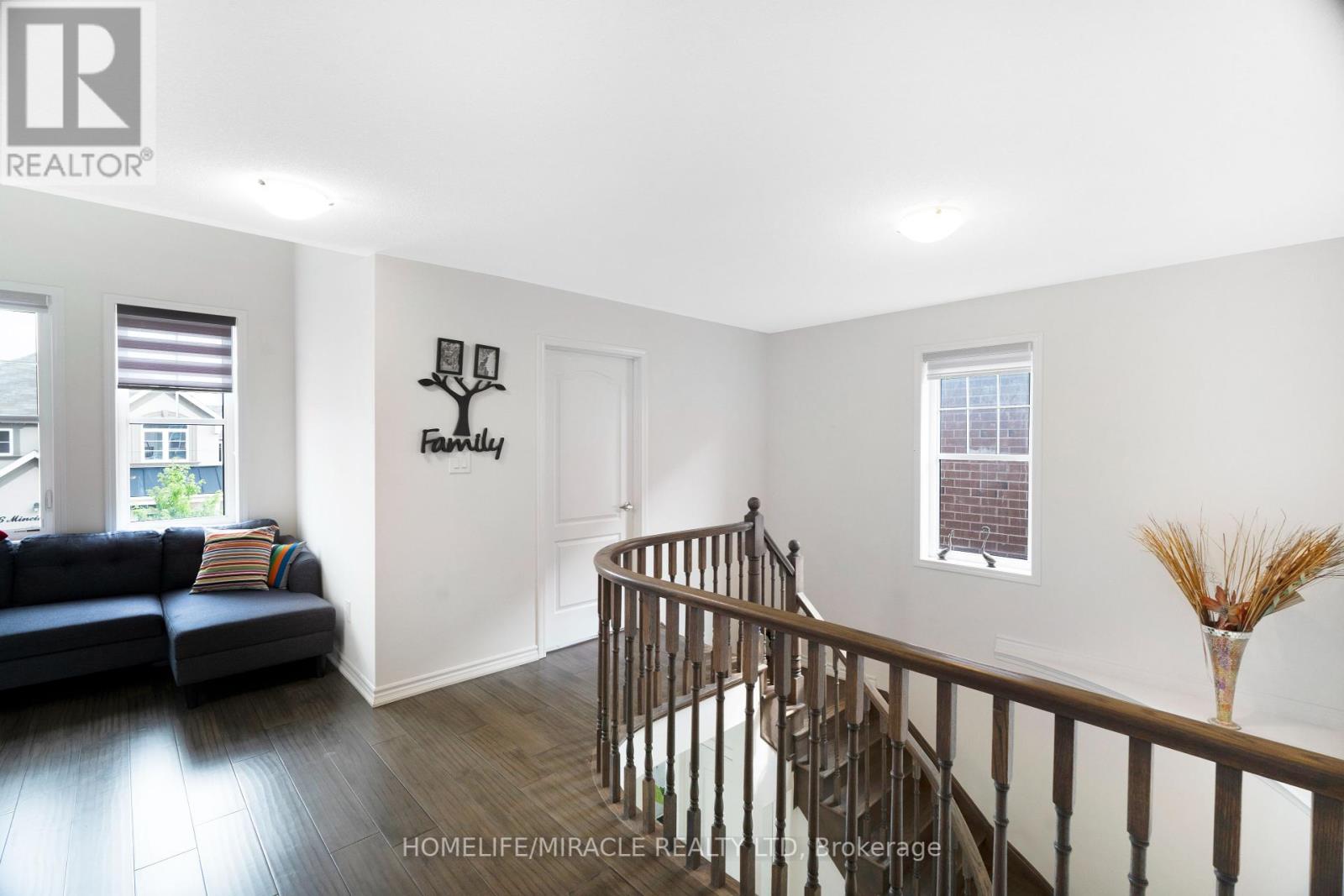 69 Mincing Trail, Brampton, Ontario  L7A 4S9 - Photo 32 - W12334421