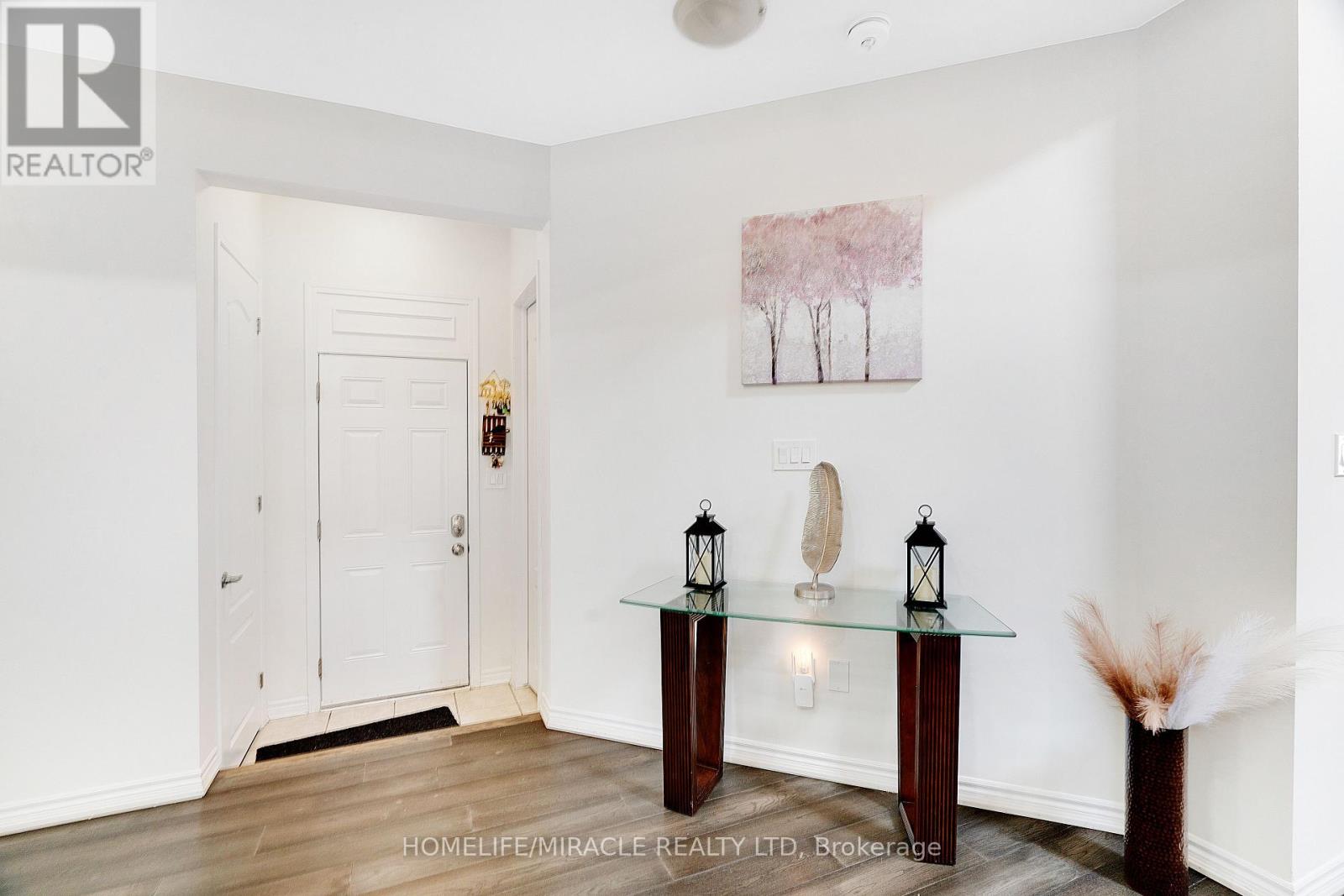 69 Mincing Trail, Brampton, Ontario  L7A 4S9 - Photo 7 - W12334421