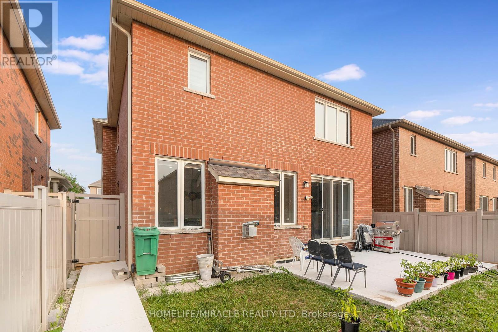 69 Mincing Trail, Brampton, Ontario  L7A 4S9 - Photo 47 - W12334421
