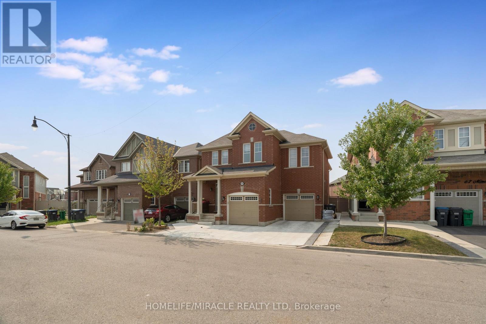 69 Mincing Trail, Brampton, Ontario  L7A 4S9 - Photo 3 - W12334421