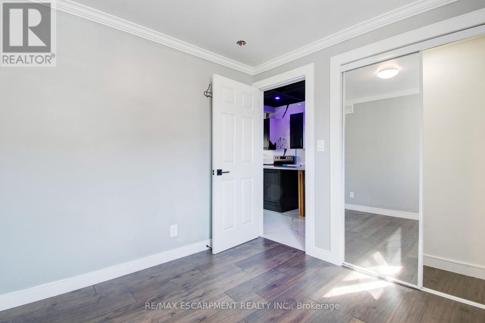 85 East 37th Street, Hamilton (Macassa), Ontario  L8V 4B1 - Photo 17 - X12348150