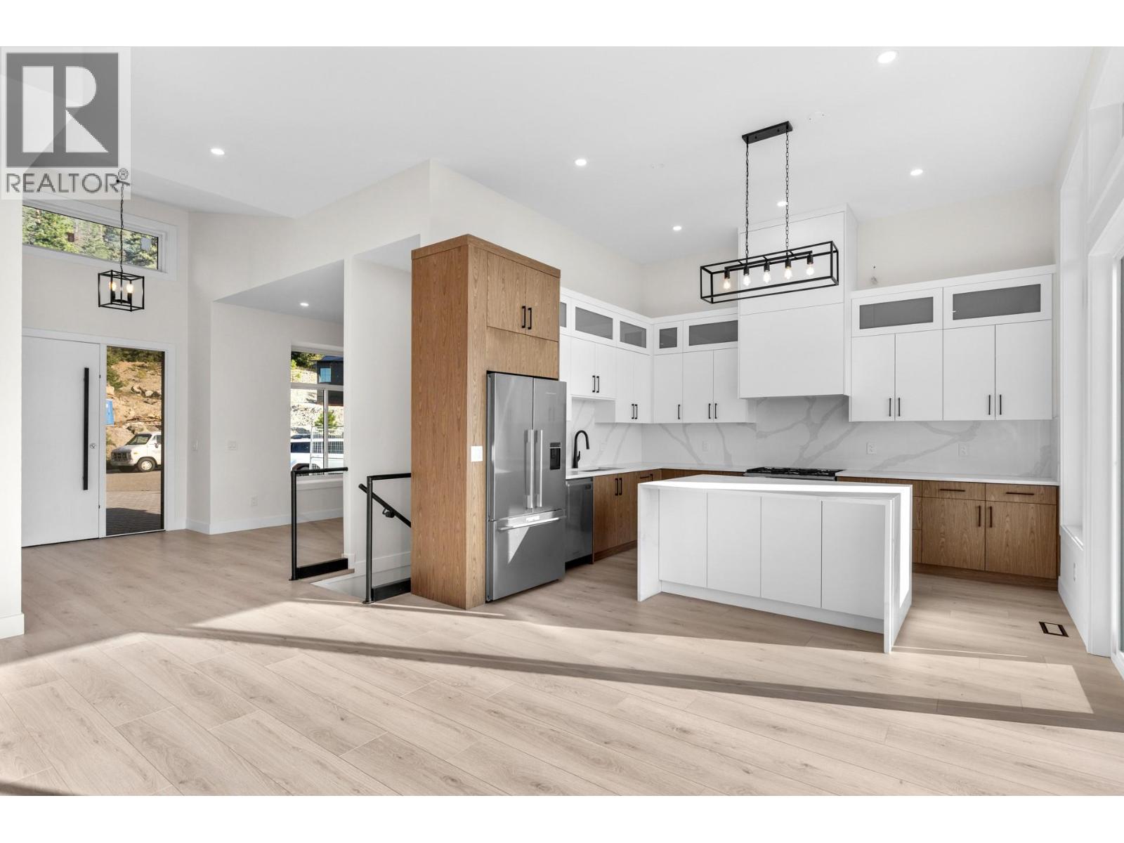 Property at 6048 Gerrie Road image 3