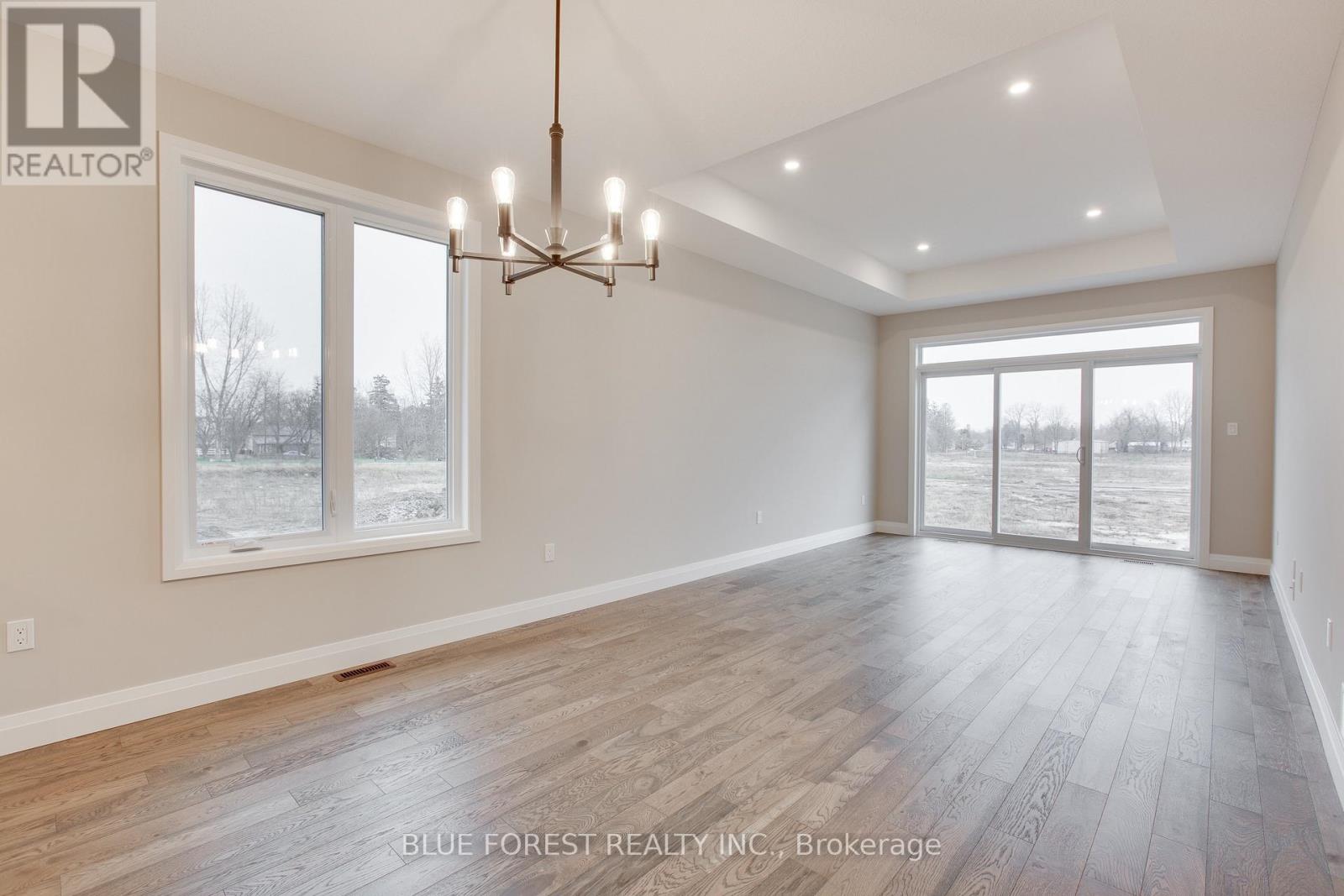 142 Shirley Street, Thames Centre, Ontario  N0M 2P0 - Photo 14 - X12348197