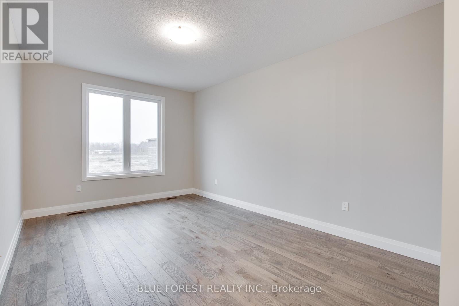 142 Shirley Street, Thames Centre, Ontario  N0M 2P0 - Photo 17 - X12348197