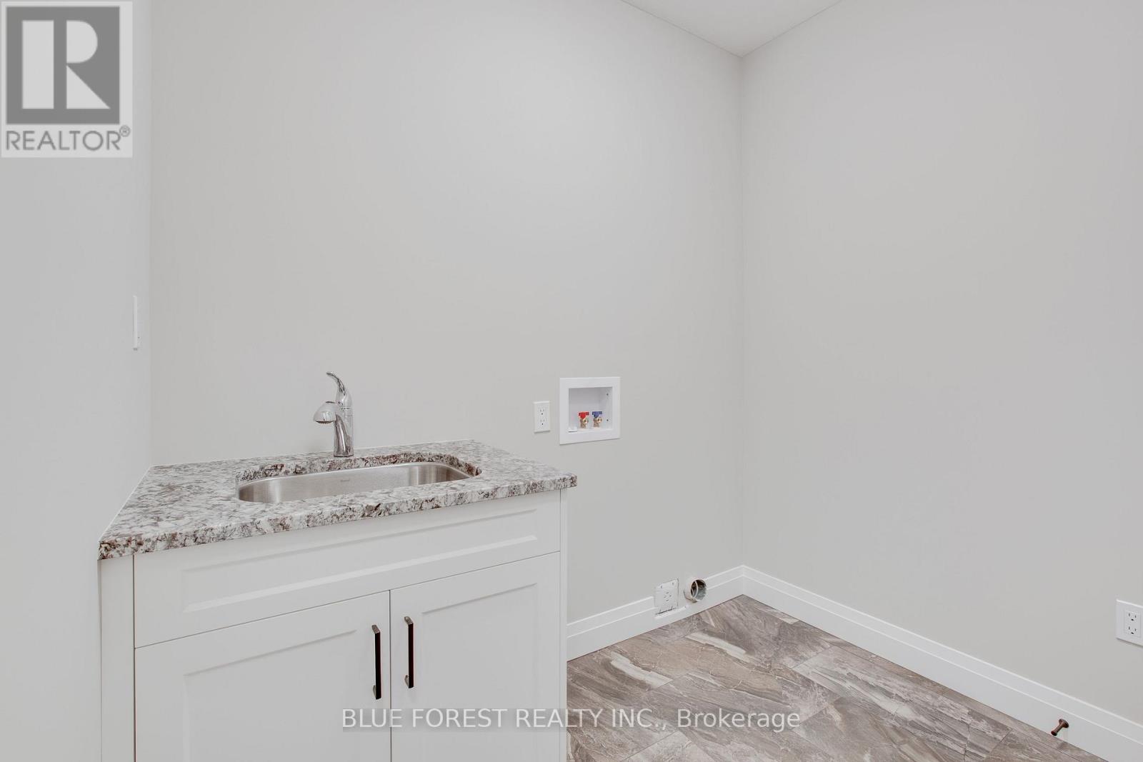 142 Shirley Street, Thames Centre, Ontario  N0M 2P0 - Photo 6 - X12348197