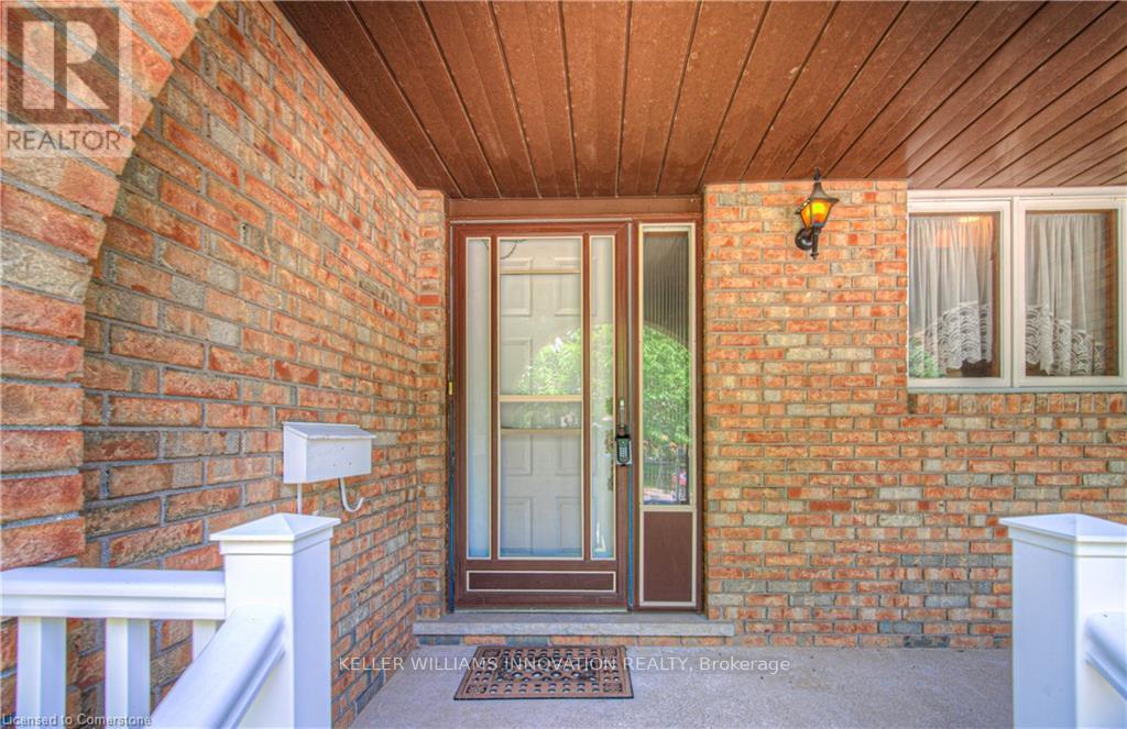 Property at 641 BLACK OAK CRESCENT image 4
