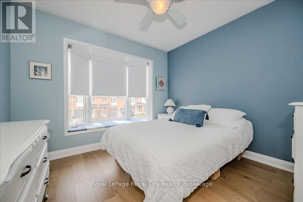 816 Village Green Boulevard, Mississauga, Ontario  L5E 3H8 - Photo 17 - W12348185