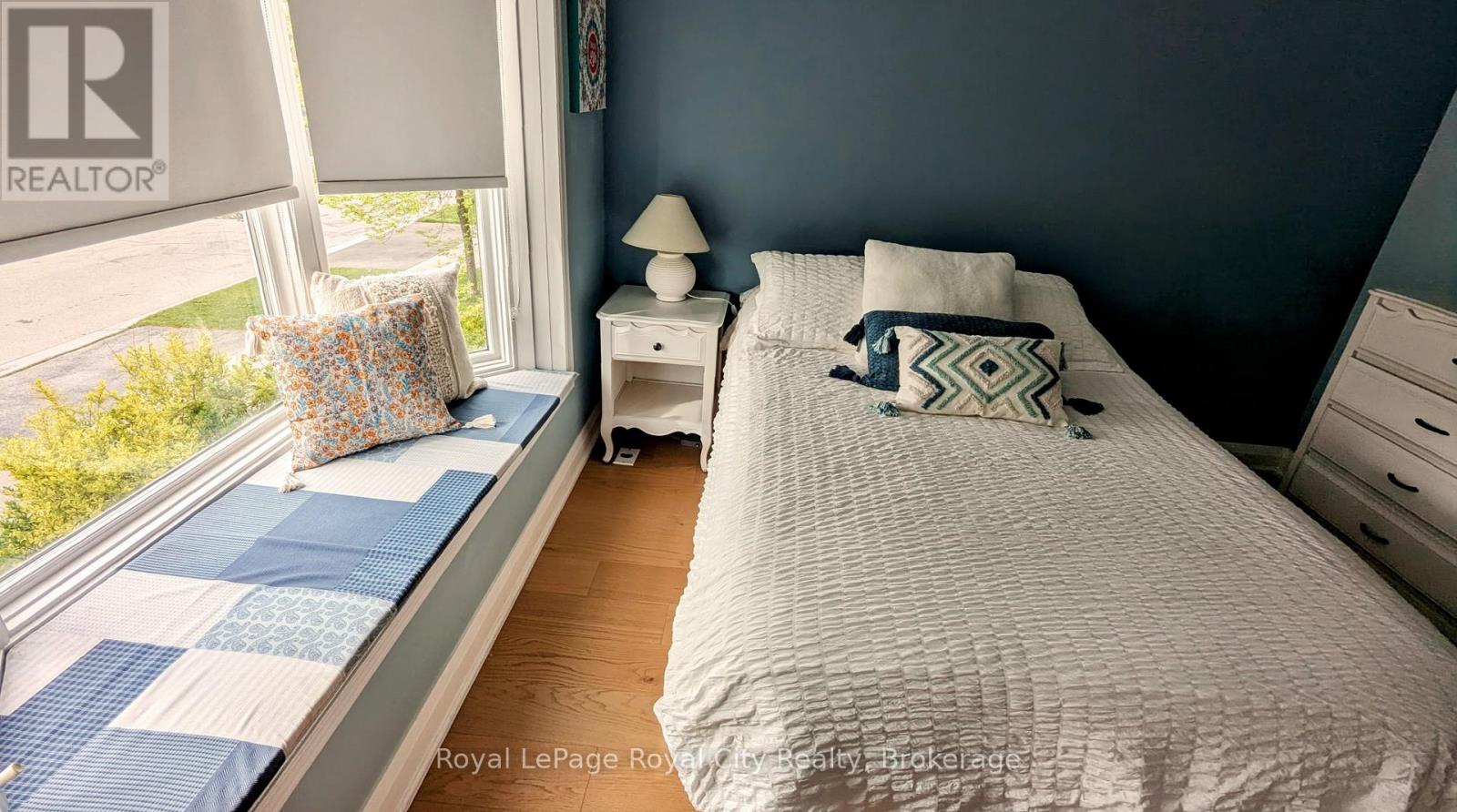 816 Village Green Boulevard, Mississauga, Ontario  L5E 3H8 - Photo 18 - W12348185