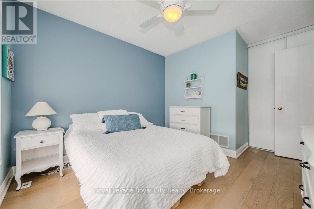 816 Village Green Boulevard, Mississauga, Ontario  L5E 3H8 - Photo 19 - W12348185