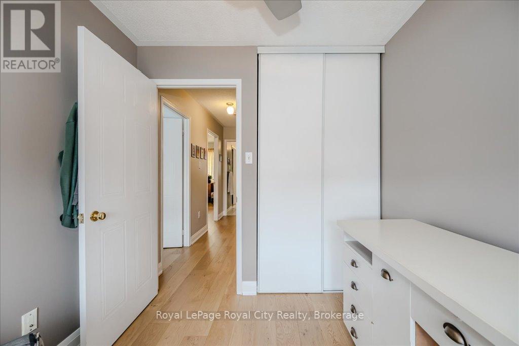 816 Village Green Boulevard, Mississauga, Ontario  L5E 3H8 - Photo 22 - W12348185