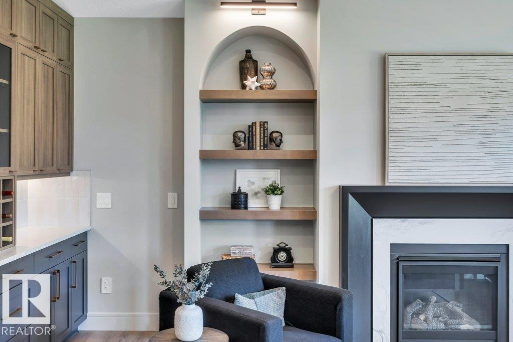 Property at 112 HEMINGWAY CR image 2