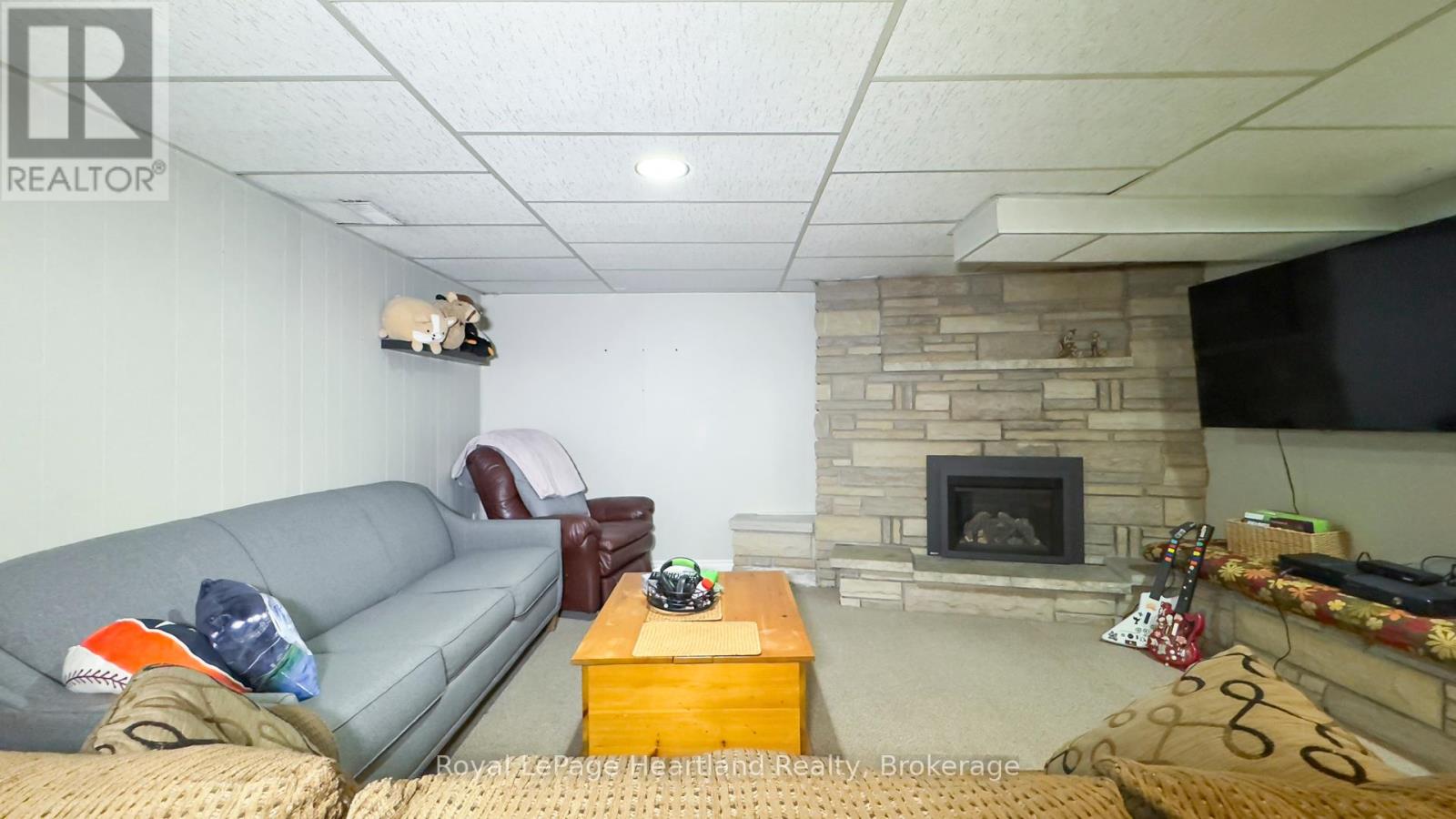 335 Oak Street, Goderich, Ontario  N7A 3R5 - Photo 27 - X12348191
