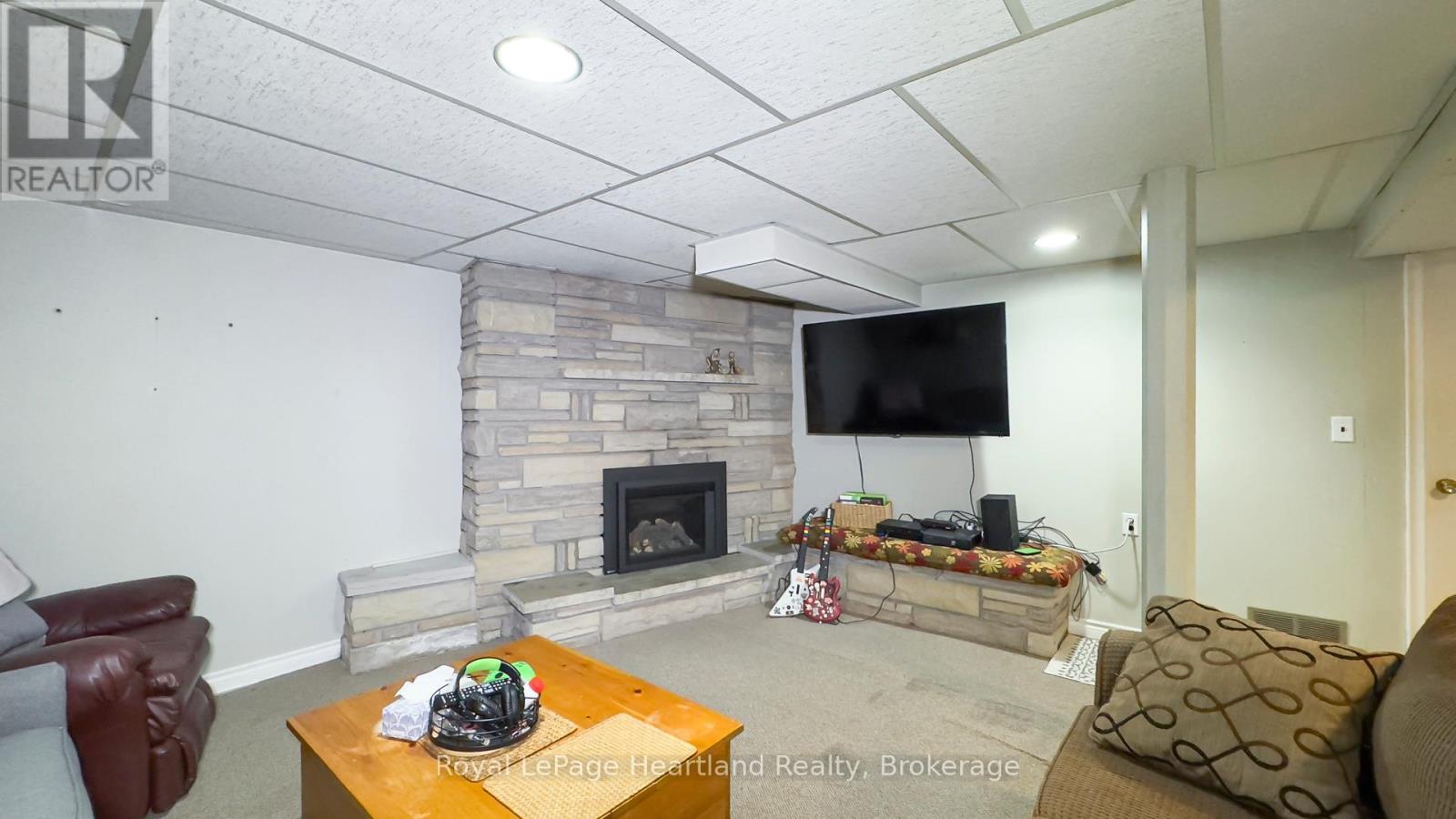 335 Oak Street, Goderich, Ontario  N7A 3R5 - Photo 28 - X12348191
