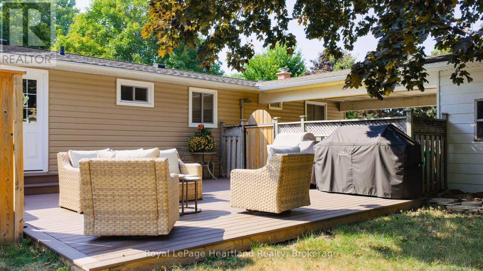 335 Oak Street, Goderich, Ontario  N7A 3R5 - Photo 43 - X12348191