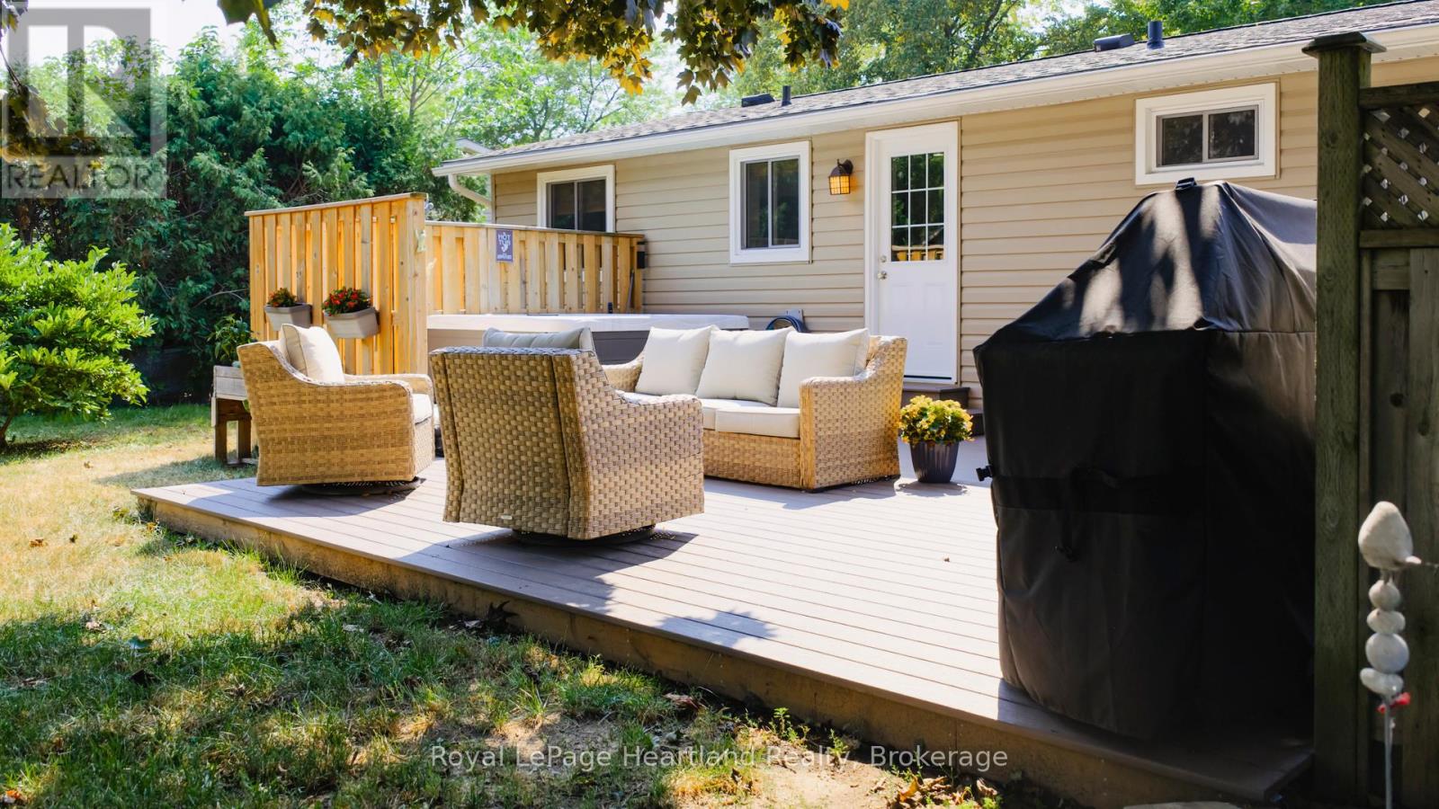 335 Oak Street, Goderich, Ontario  N7A 3R5 - Photo 47 - X12348191