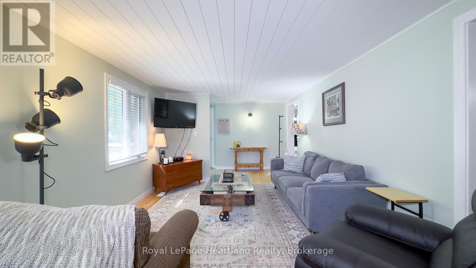 335 Oak Street, Goderich, Ontario  N7A 3R5 - Photo 7 - X12348191