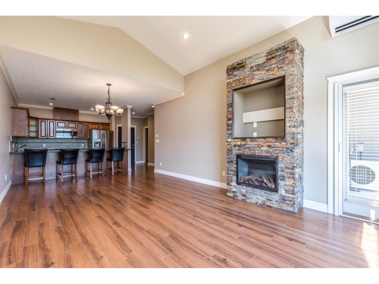 307 33755 7 Avenue, Mission, British Columbia  V2V 0A4 - Photo 7 - R3037736