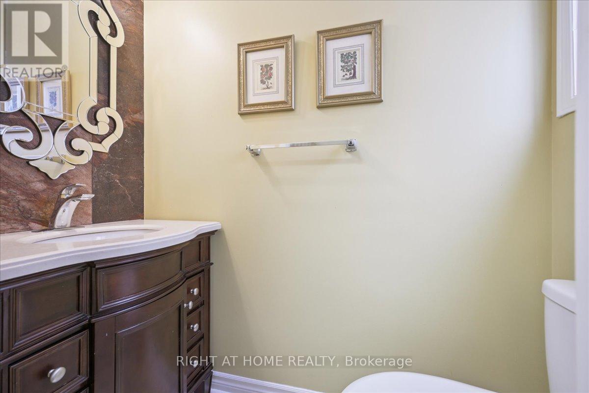 5322 Lismic Boulevard, Mississauga, Ontario  L5V 1P5 - Photo 21 - W12346088