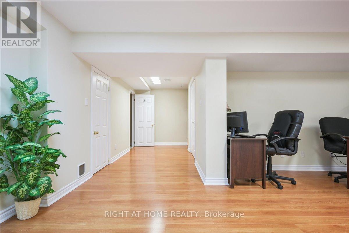 5322 Lismic Boulevard, Mississauga, Ontario  L5V 1P5 - Photo 32 - W12346088