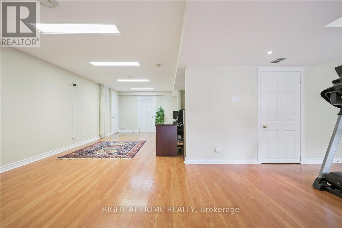 5322 Lismic Boulevard, Mississauga, Ontario  L5V 1P5 - Photo 36 - W12346088