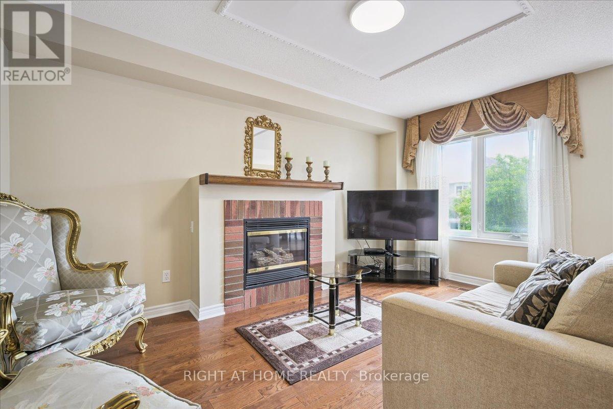 5322 Lismic Boulevard, Mississauga, Ontario  L5V 1P5 - Photo 11 - W12346088