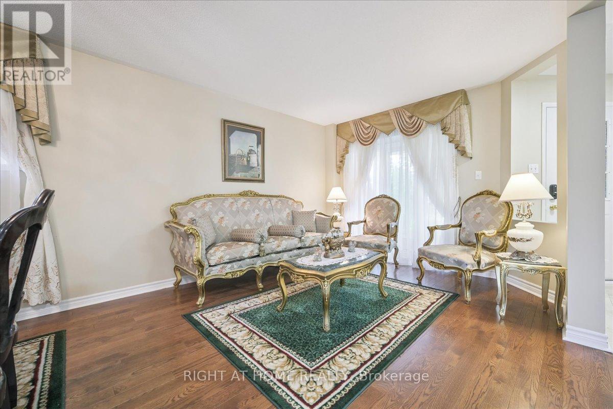 5322 Lismic Boulevard, Mississauga, Ontario  L5V 1P5 - Photo 7 - W12346088