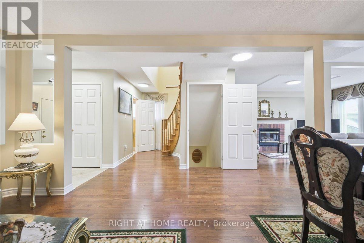 5322 Lismic Boulevard, Mississauga, Ontario  L5V 1P5 - Photo 8 - W12346088