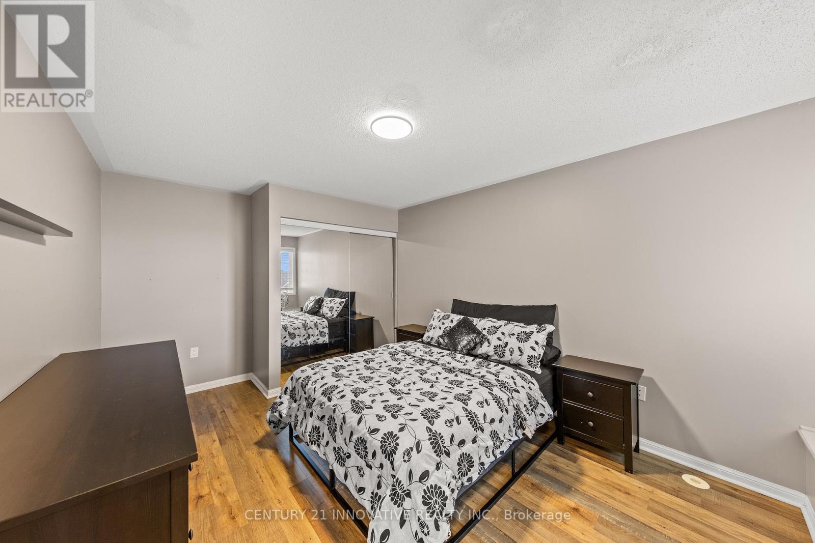 915 Hasselfeldt Heights, Milton, Ontario  L9T 0M4 - Photo 35 - W12348189