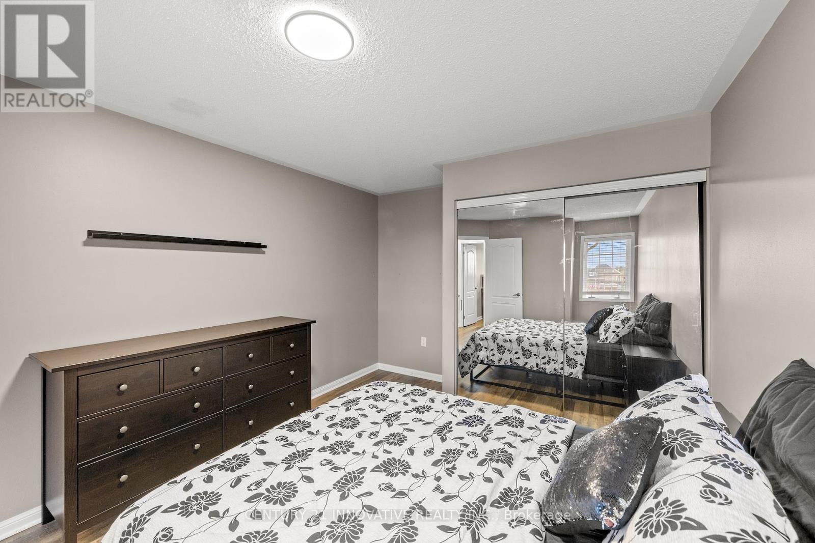 915 Hasselfeldt Heights, Milton, Ontario  L9T 0M4 - Photo 36 - W12348189