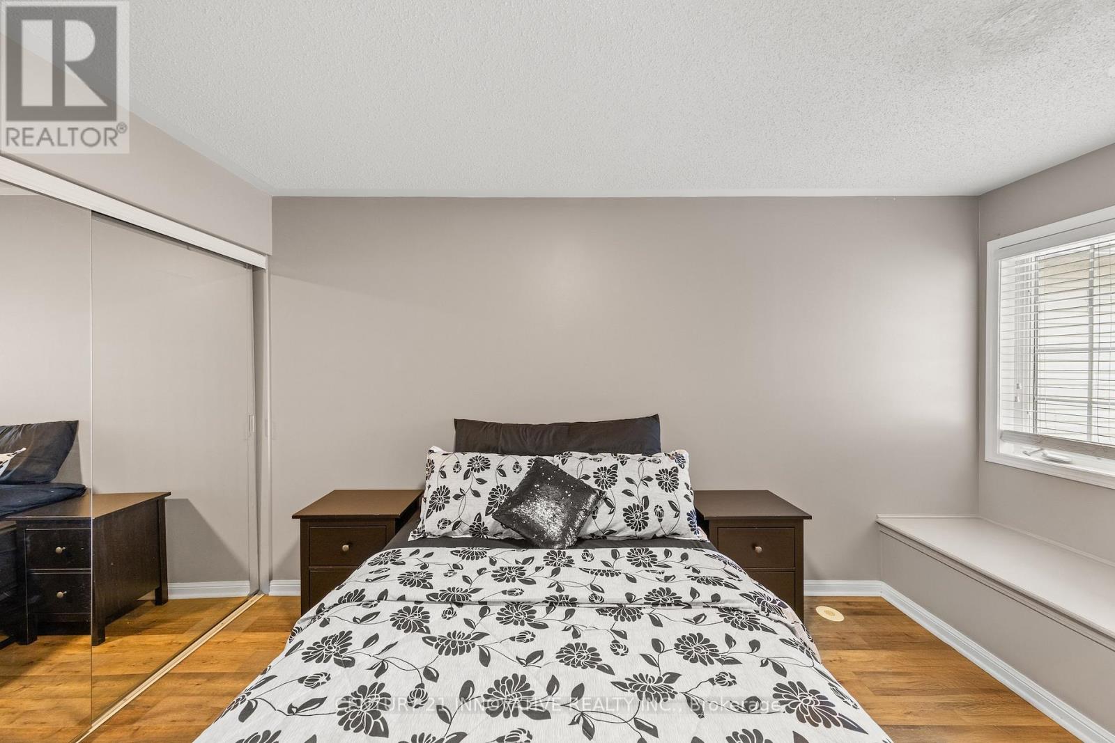 915 Hasselfeldt Heights, Milton, Ontario  L9T 0M4 - Photo 37 - W12348189