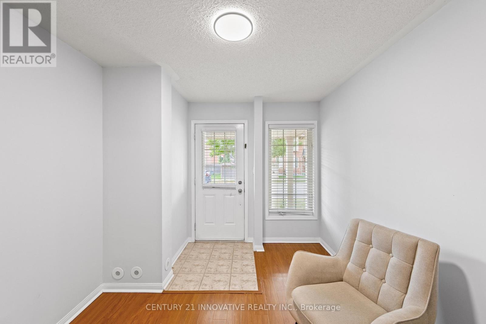 915 Hasselfeldt Heights, Milton, Ontario  L9T 0M4 - Photo 5 - W12348189
