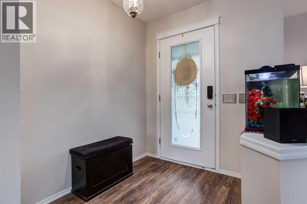 Property at 53 PRESTWICK Rise SE image 5