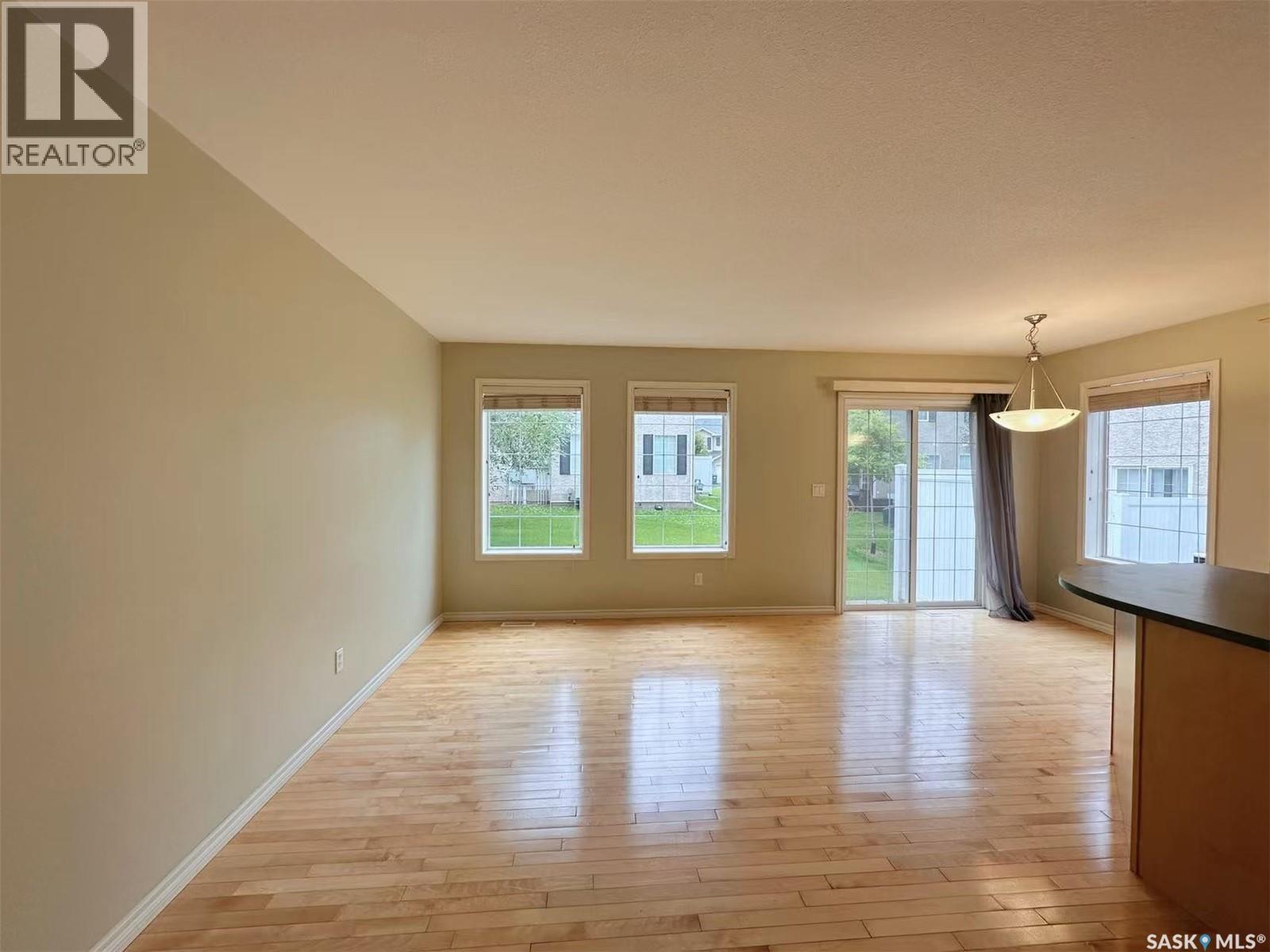 32 127 Banyan Crescent, Saskatoon, Saskatchewan  S7V 1G5 - Photo 3 - SK015822