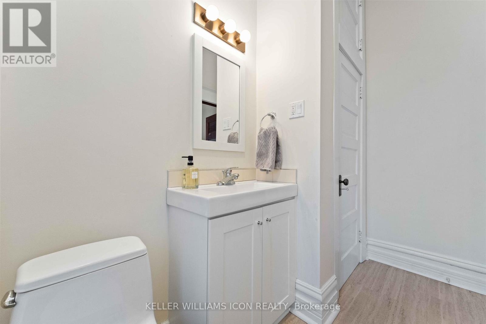 229 Powell Avenue, Ottawa, Ontario  K1S 2A4 - Photo 7 - X12348244