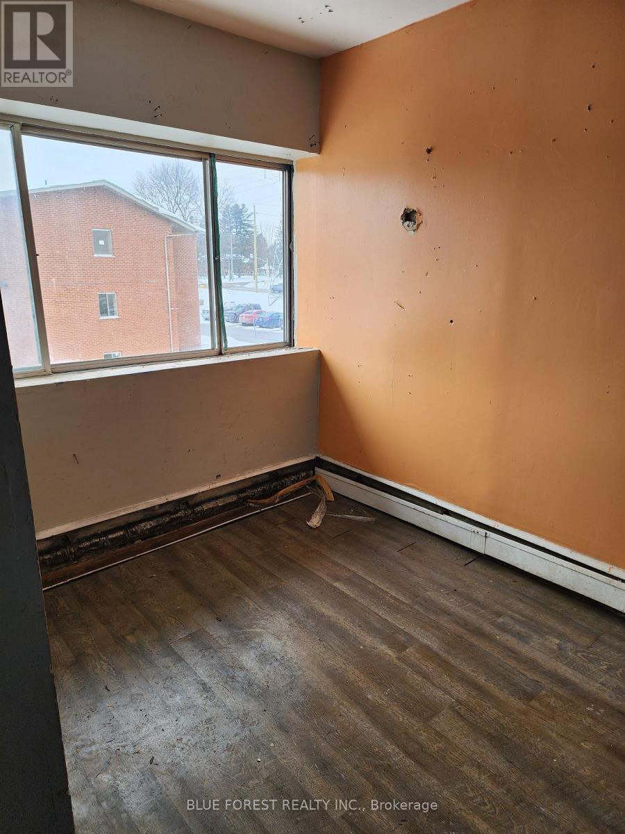 304 - 1172 Hamilton Road, London East, Ontario  N5W 1A9 - Photo 4 - X12348246