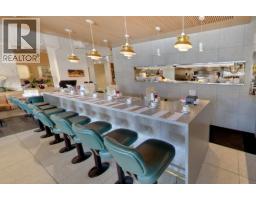 151 E BROADWAY, Vancouver, British Columbia