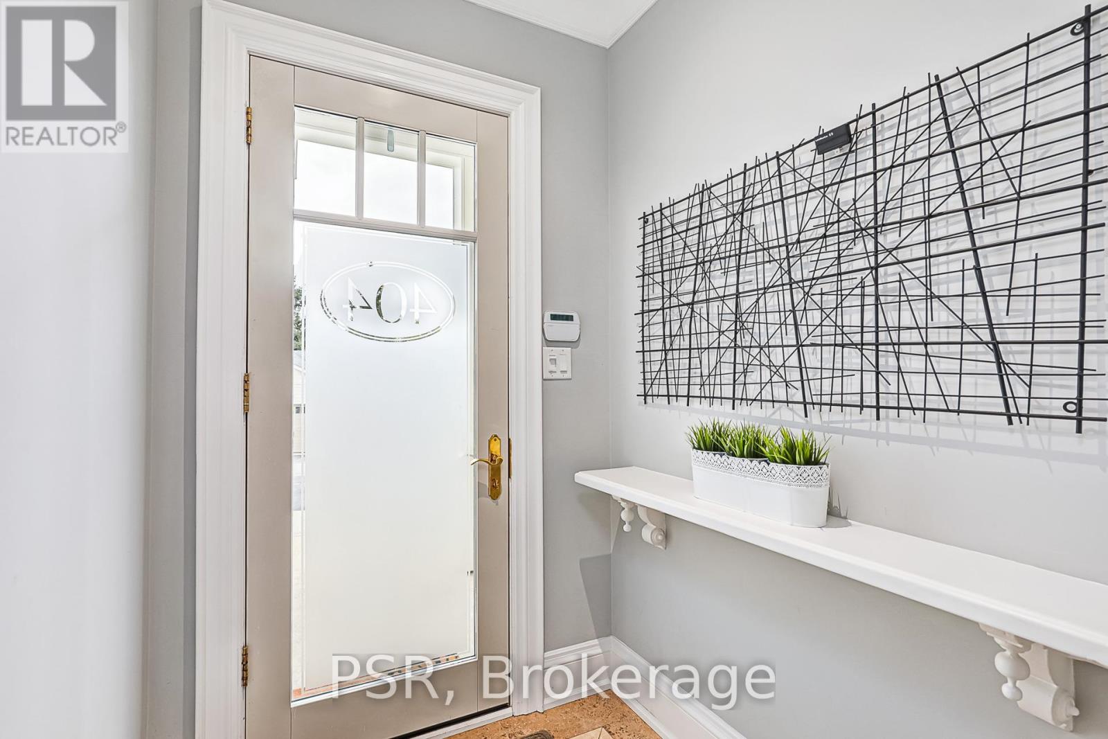 404 - 40 Trott Boulevard, Collingwood, Ontario  L9Y 5K5 - Photo 3 - S12348251