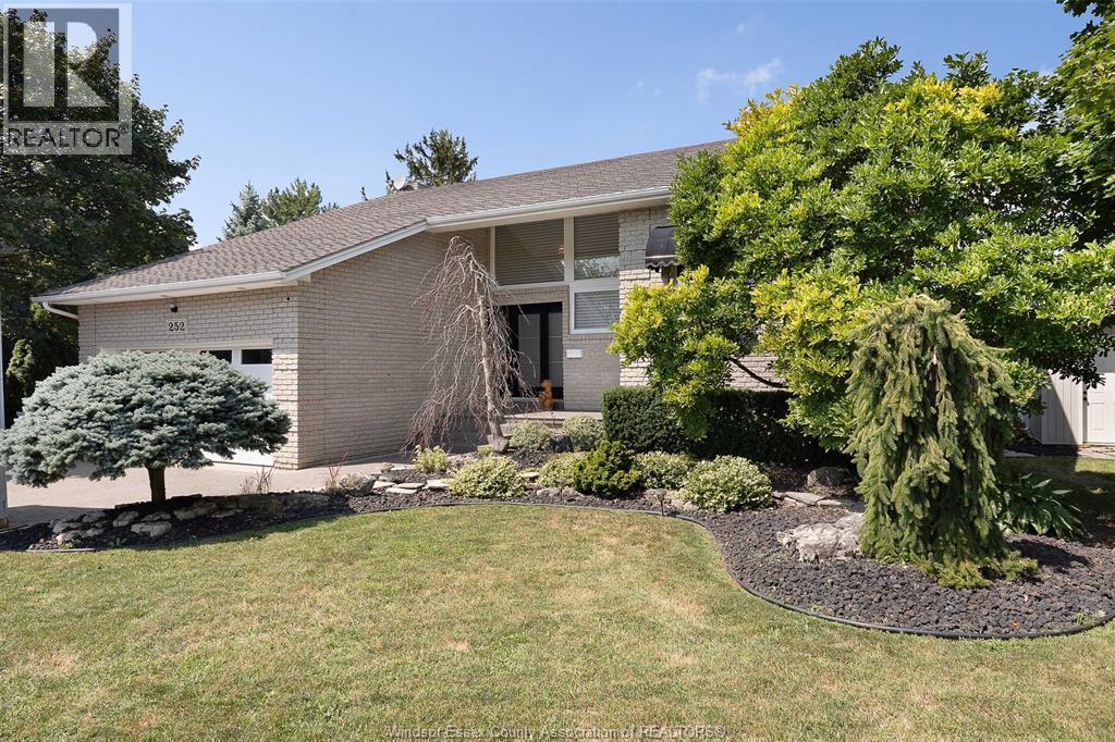 MLS# 25020877: 252 TURNER, Amherstburg, Canada