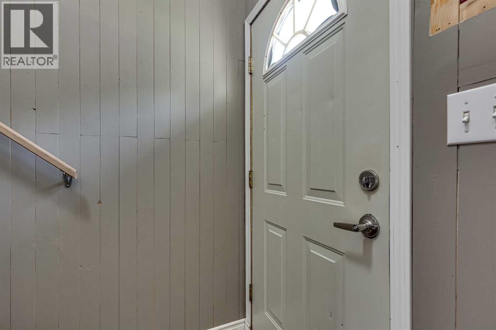 Property at A, 5915 52 Avenue image 3
