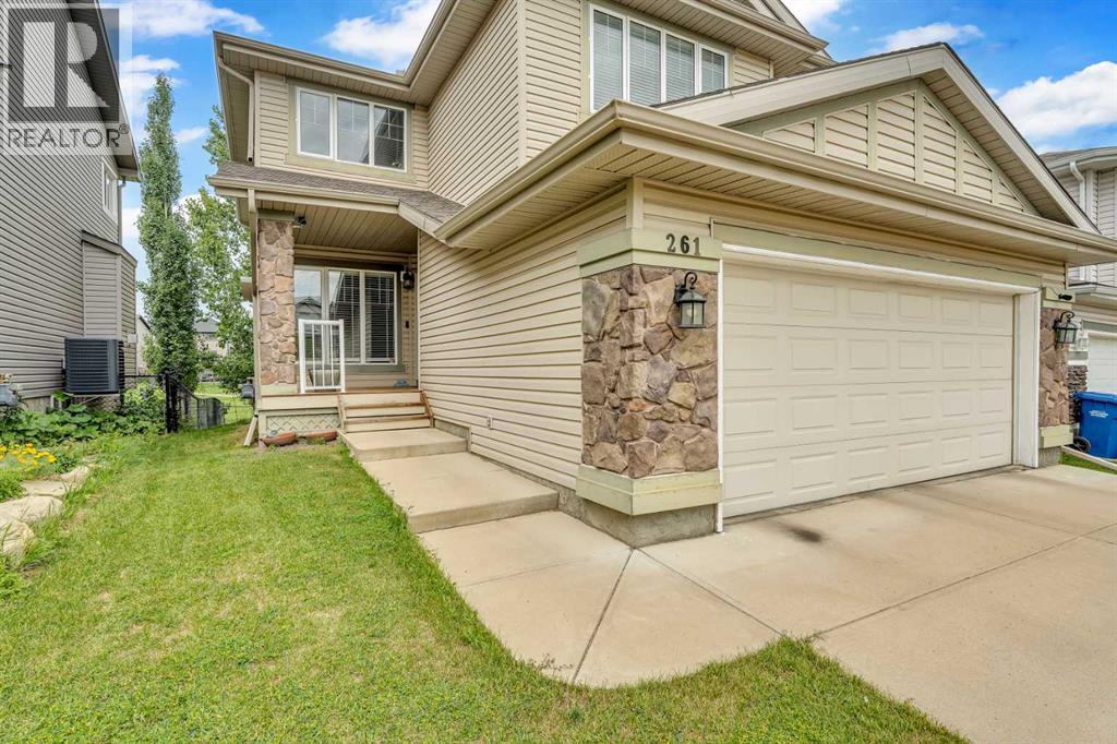 Property at 261 Westmount Crescent image 3