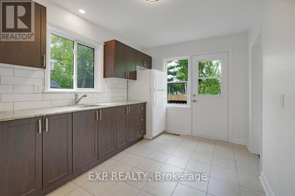 1387 Morisset Avenue, Ottawa, Ontario  K1Z 8H2 - Photo 5 - X12348255
