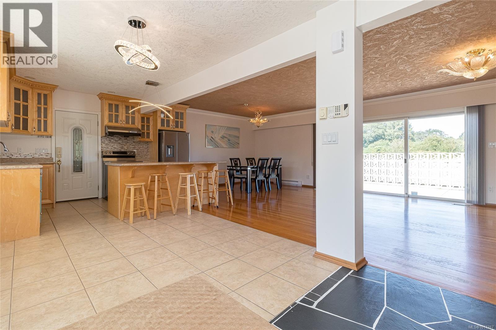 2560 Dorset Rd, Oak Bay, British Columbia  V8R 3M7 - Photo 9 - 1011287