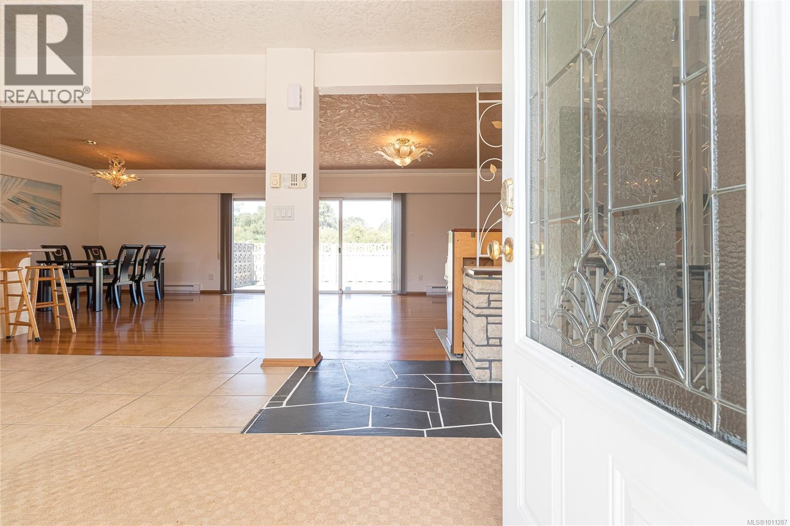 2560 Dorset Rd, Oak Bay, British Columbia  V8R 3M7 - Photo 6 - 1011287