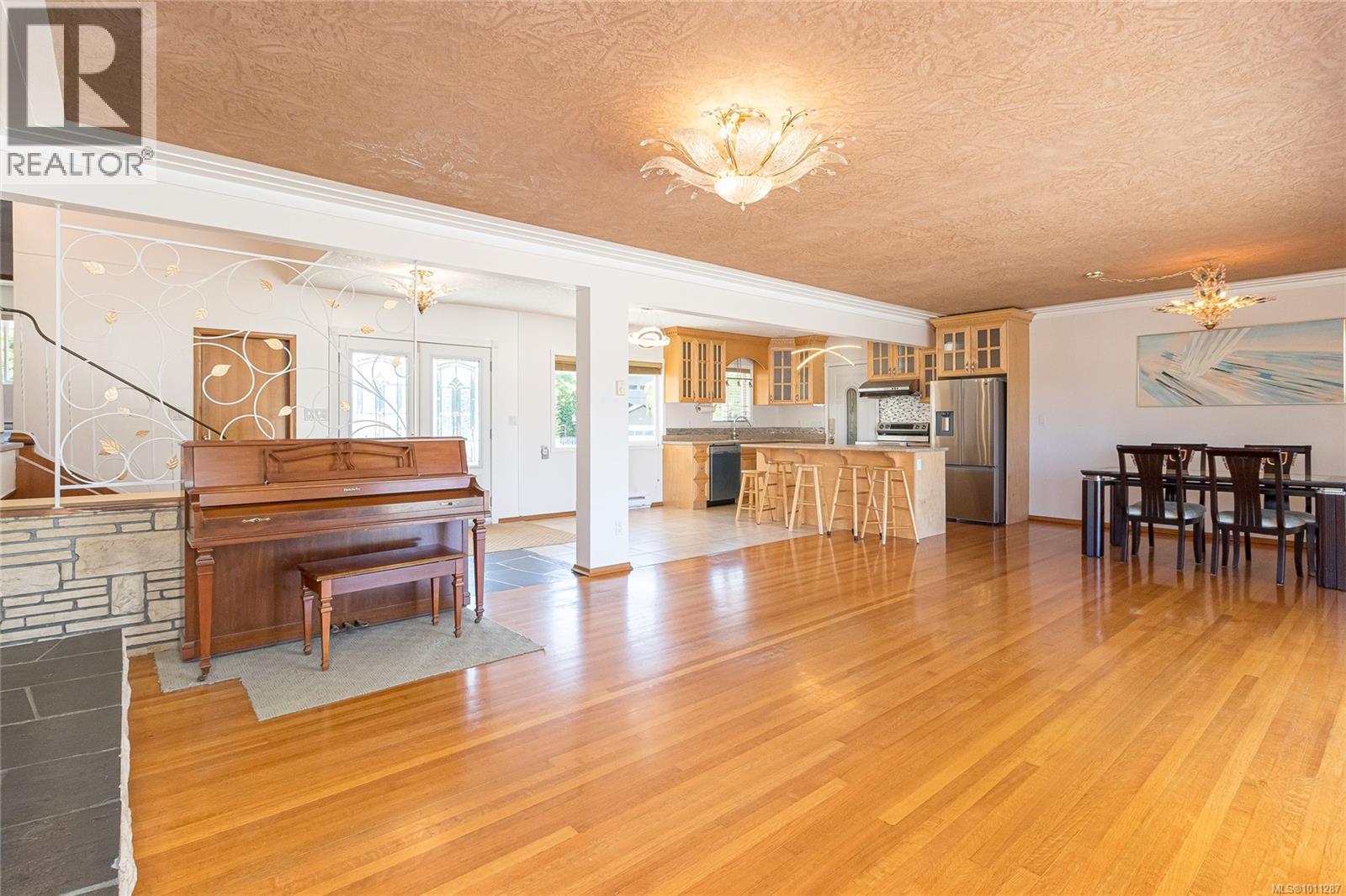 2560 Dorset Rd, Oak Bay, British Columbia  V8R 3M7 - Photo 12 - 1011287