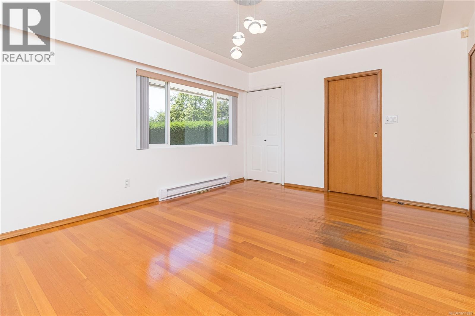 Property at 2560 Dorset Rd image 4