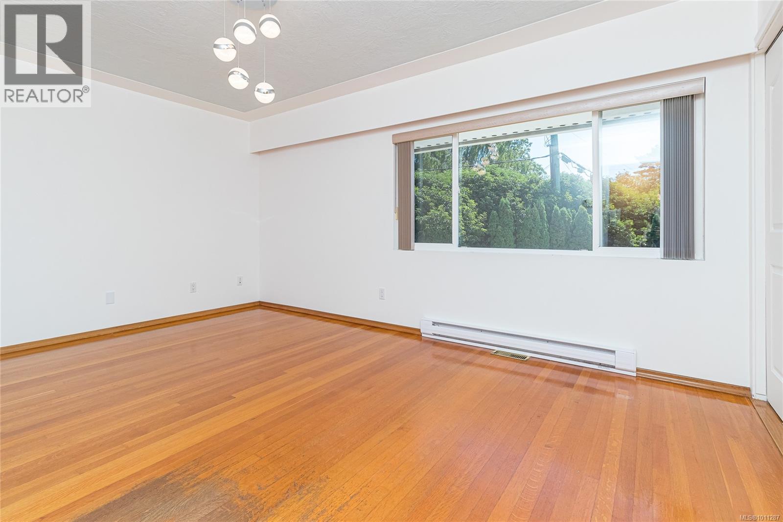 Property at 2560 Dorset Rd image 2