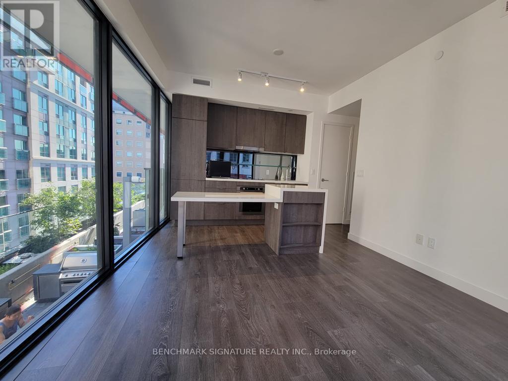 611 - 215 Queen Street W, Toronto, Ontario  M5V 0P5 - Photo 2 - C12348264