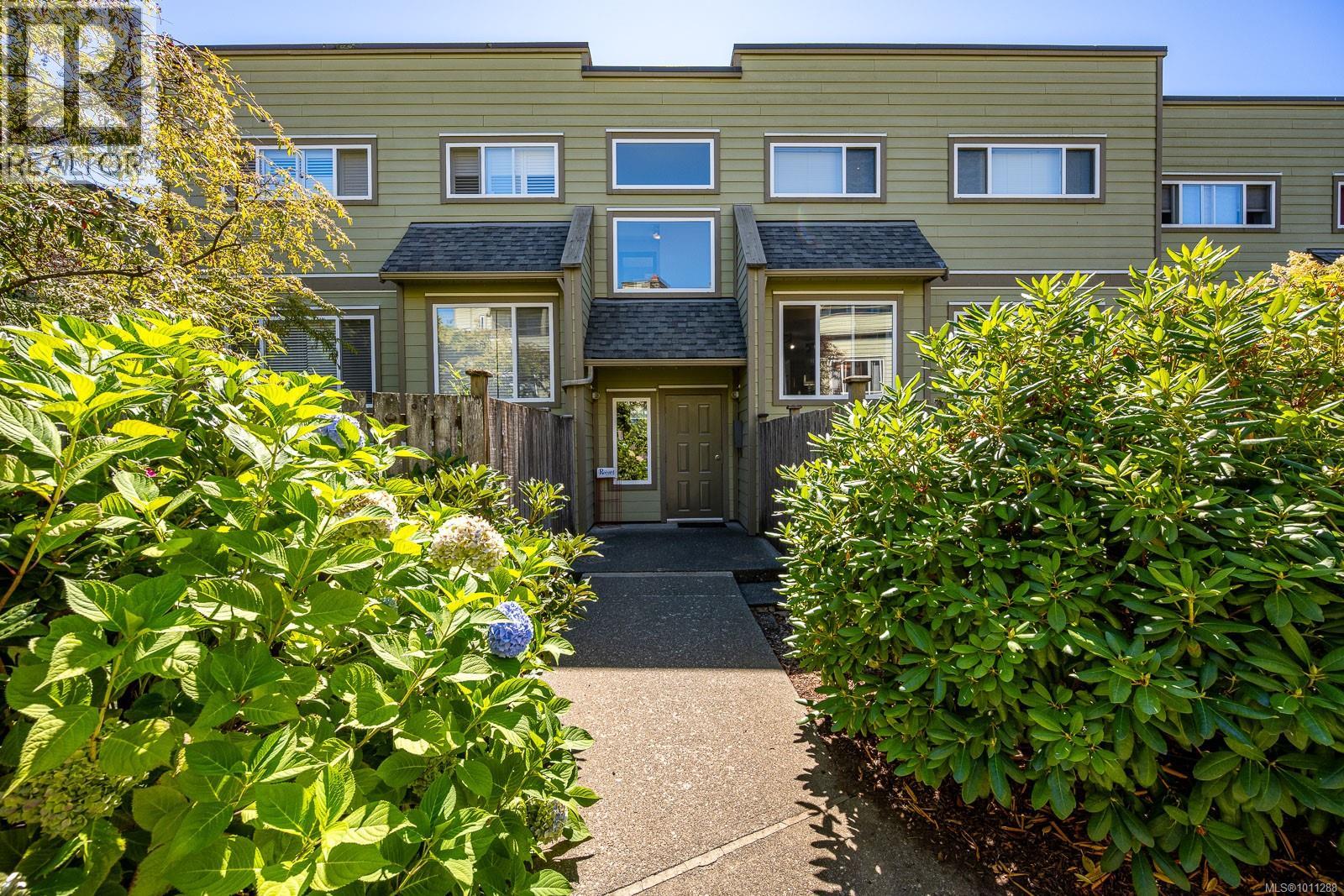 203 2250 Manor Pl, Comox, British Columbia  V9M 1C5 - Photo 3 - 1011288